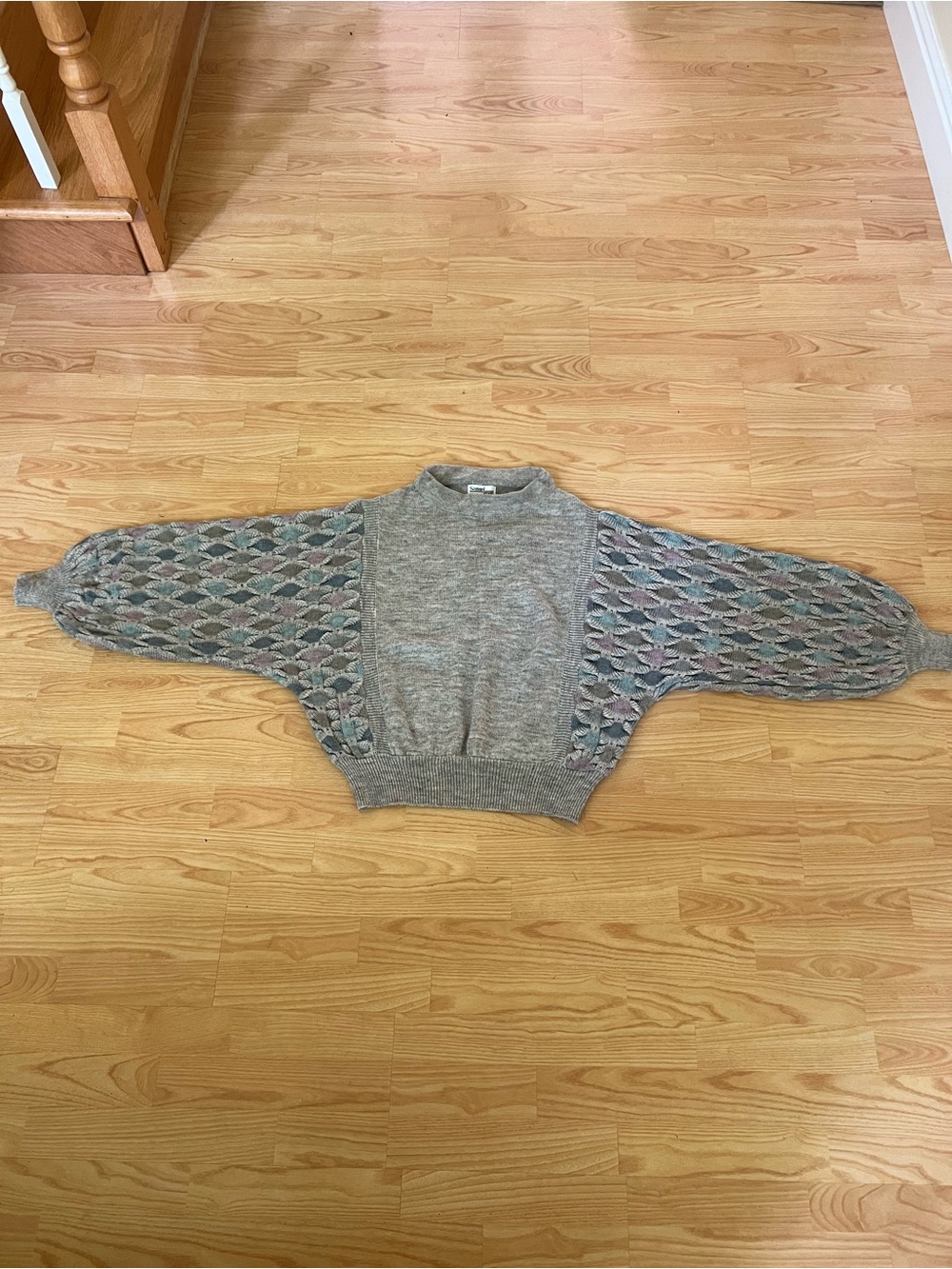 VINTAGE BATWING SWEATER
